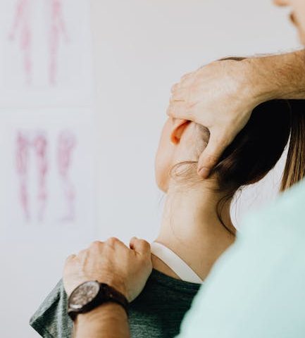 Études comparatives : ostéopathie vs autres thérapies manuelles